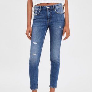 💫 Zara Mid-rise Skinny Jeans w/ Pearl Studs